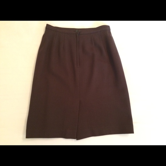 Donated Brown suit w faux fur trim - Picture 7 of 8